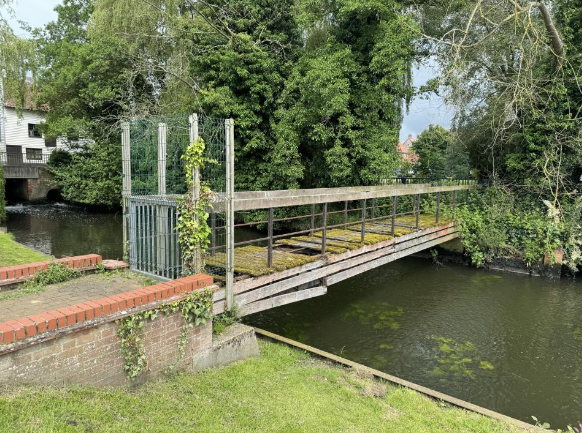 Loddon Staithe Bridge.png