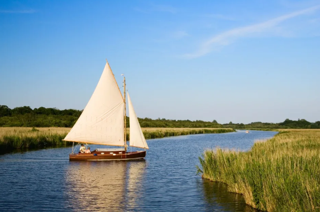 Norfolk Sailboat.png