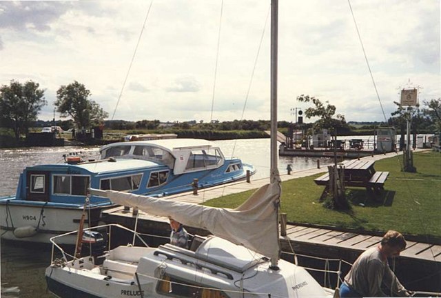Reedham_Ferry.jpg