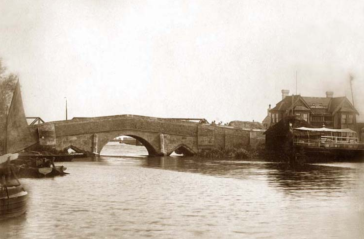 Old Bridge Hotel 2.png