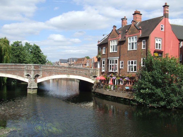 River Wensum.jpg