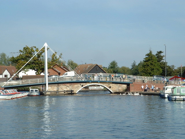 Wroxham_Bridge.jpg