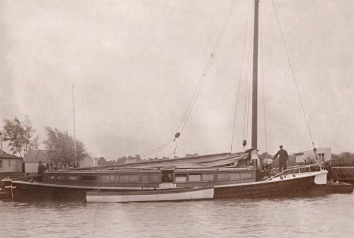 20th Century Norfolk Broads Wherry Images (7).png