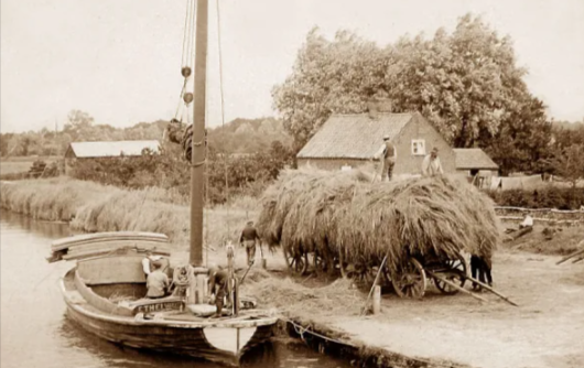 Vintage Norfolk Broads Wherry Images (4).png